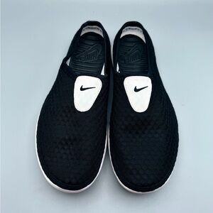 Men’s Nike Slip-On Shoes Black White US 8 Solarsoft Mule Style
